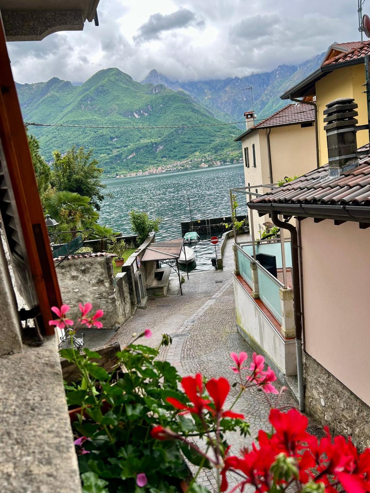 Al Civico 7 Villa Oliveto Lario Exterior photo